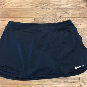 Nike women’s tennis skort. Size Large